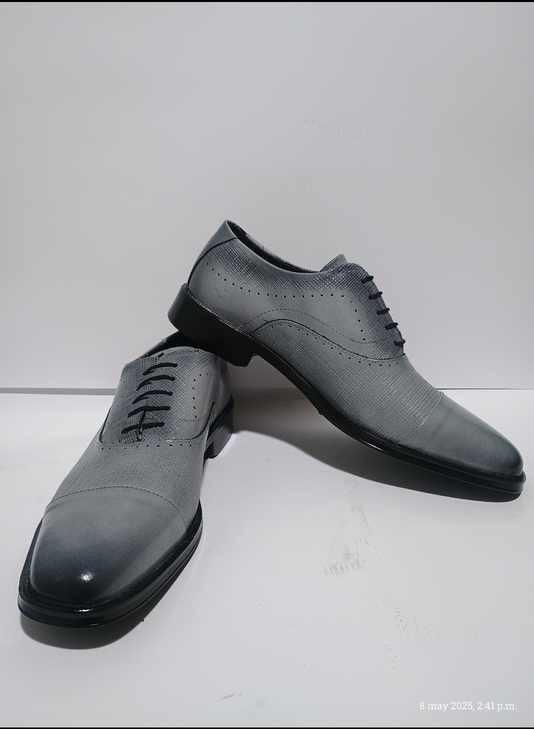 "Zapato de Vestir Hombre Viakento Piel Grabada - Elegancia y Confort"