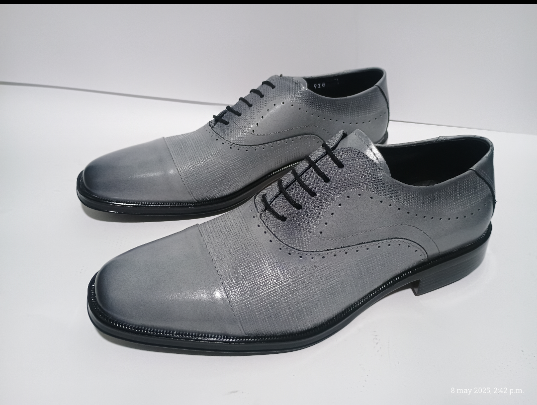 "Zapato de Vestir Hombre Viakento Piel Grabada - Elegancia y Confort"