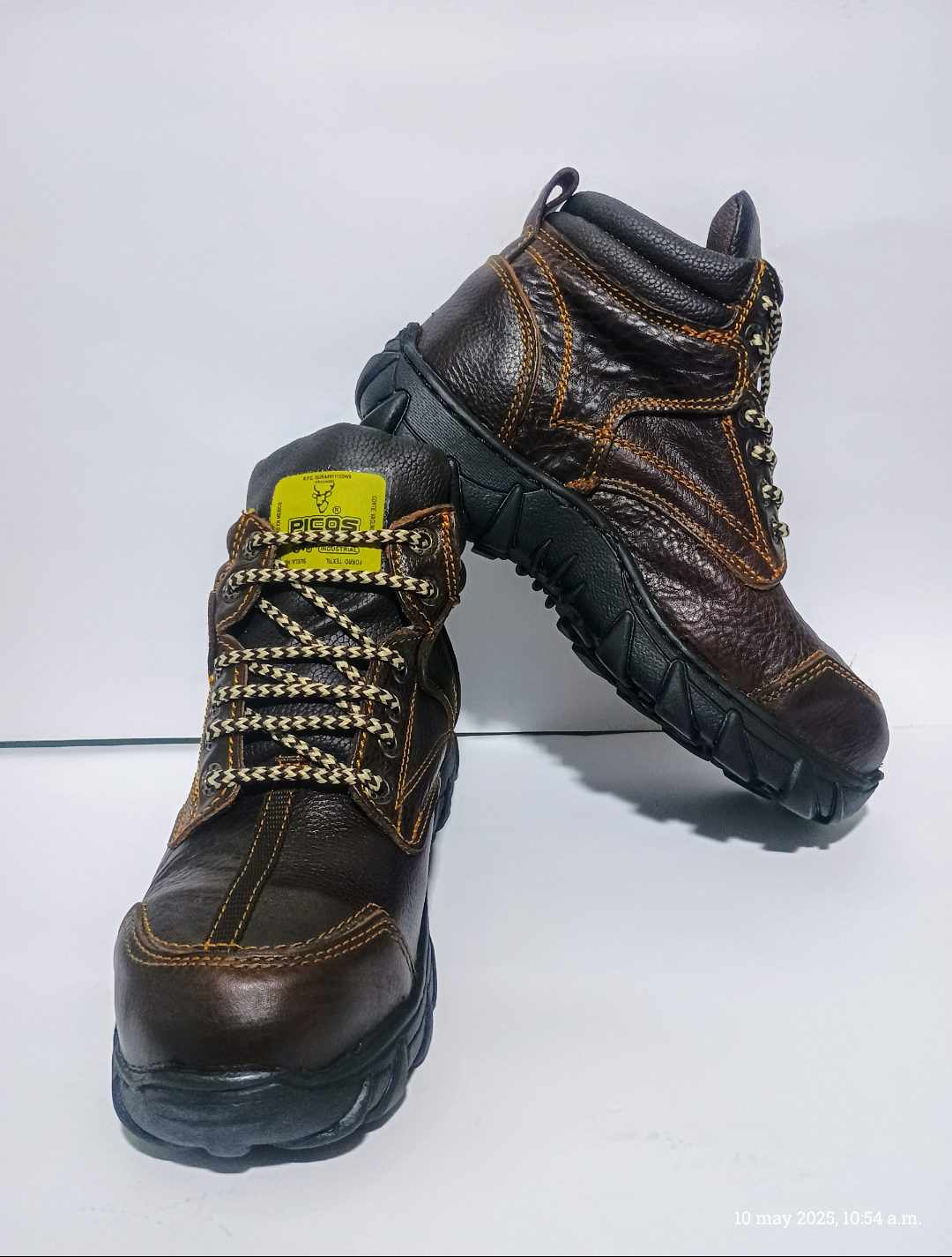 Bota industrial con casco de acero, PICOS, piel original