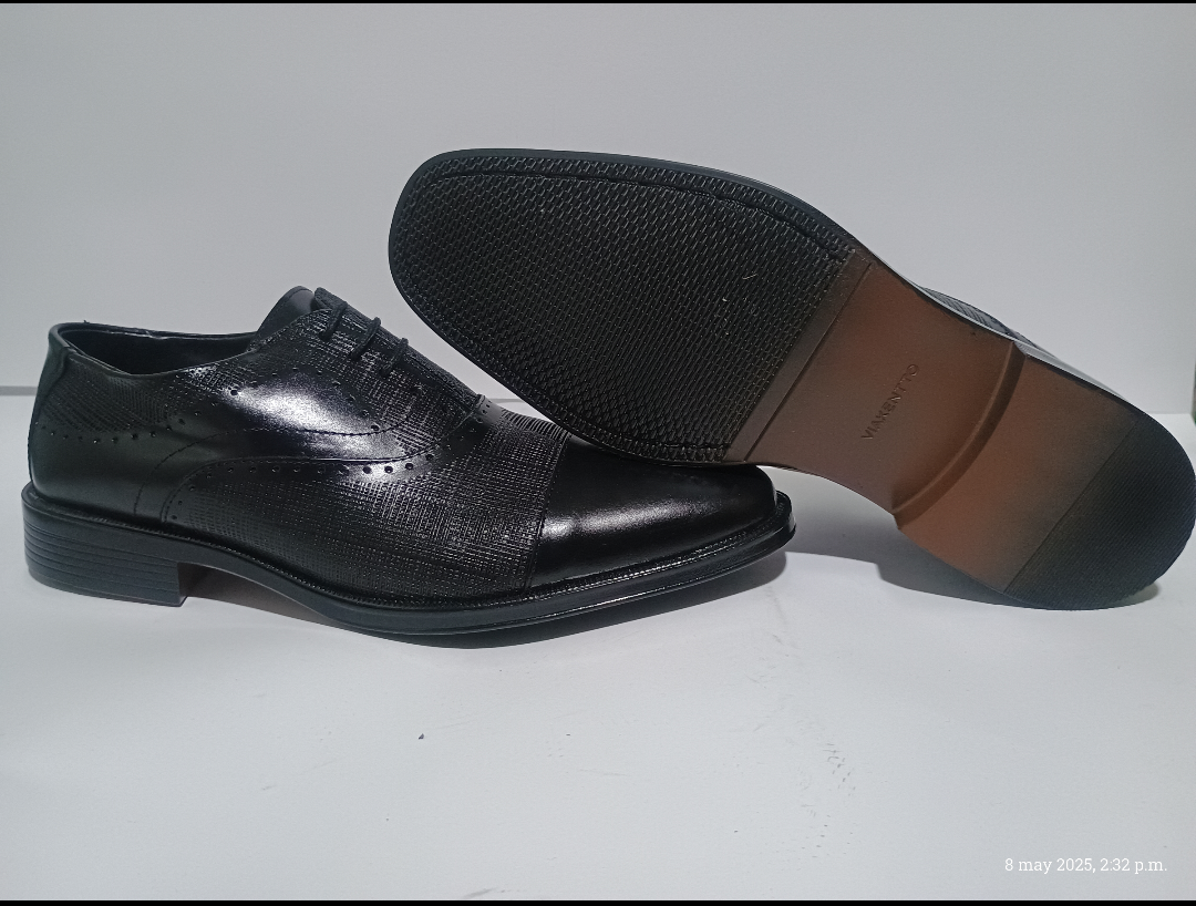Calzado de vestir, VIAKENTO, piel grabada - Elegancia y Confort