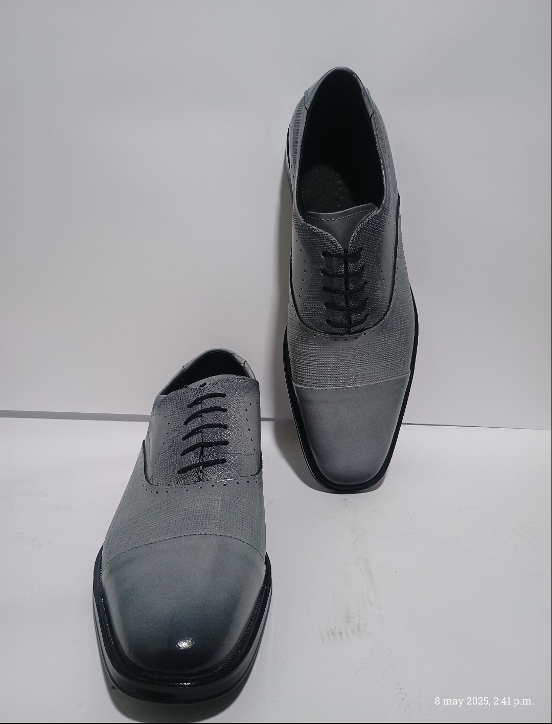 "Zapato de Vestir Hombre Viakento Piel Grabada - Elegancia y Confort"
