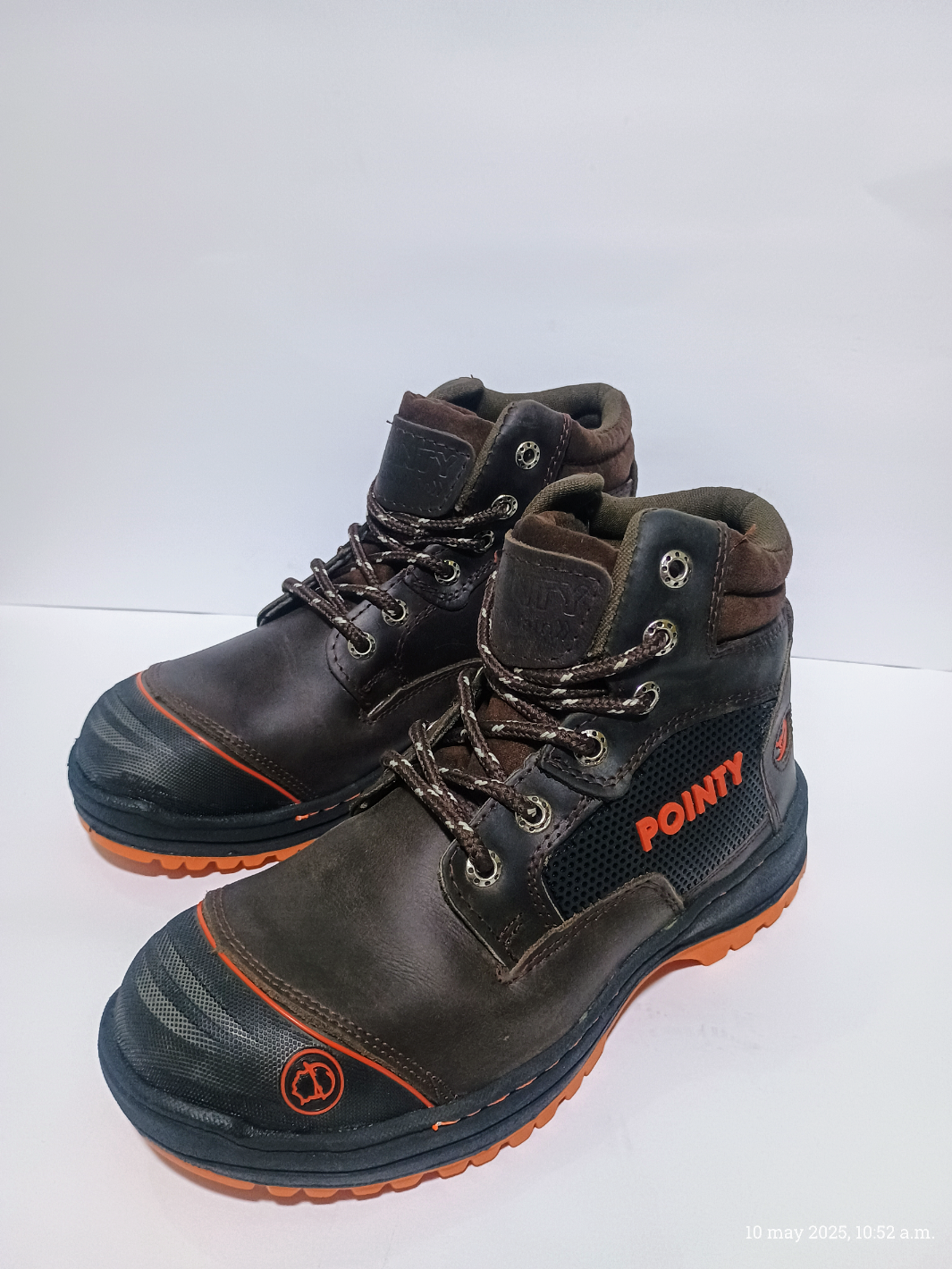 Bota industrial con casco de acero, POINTY, Piel aceitada